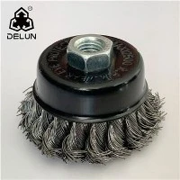 Tel fırçayı basınçlı yıkama makinesiyle nasıl temizlersiniz?